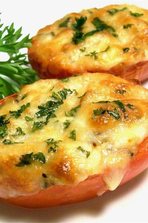 Parmesan Tomatoes | "What a dressy alternative to just sliced tomatoes! " #summerrecipes #summerdishes #recipes #summerfood #summerrecipeideas Parmesan Tomatoes, Veggie Side Dish Recipes, Sliced Tomatoes, Tomato Dishes, Stuffed Tomatoes, Fresh Tomato Recipes, Tomatoes Recipe, Veggie Side Dishes, Ripe Tomatoes