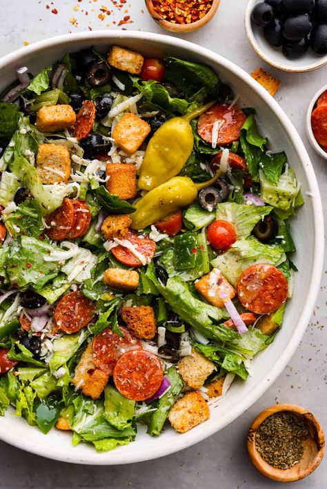 Easy Pizza Salad - The Recipe Critic Punch Pizza Salad Recipe, Salad Pizza Recipes, Best Salads To Go With Pizza, Pizza Salad Recipe, Best Salad With Pizza, Pepperoni Pizza Pasta Salad 12 Tomatoes, California Pizza Kitchen Bbq Chicken Salad, Bubble Pizza, Vintage Pizza