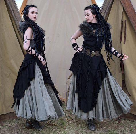 Character Design Inspiration Larp Inspiration, Ren Faire Outfits, Prompt Ideas, Strega Fashion, Festival Costume, Fair Outfits, Fashion Moodboard, Festival Costumes, Writing Prompt