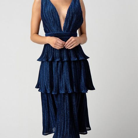 Online Women Clothing Boutique Lexington Sophisticated Outfits, Online Services, Online Clothing Boutiques, Stunning Outfits, Trendy Clothing, Formal Dresses For Women, Boutique Online, Blue Midi Dress, Women Clothing Boutique