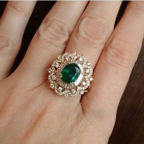 Wedding Rings Round Diamond, Ring Indian, Diamond Pendants Designs, Wedding Rings Round, Wedding Jewellery Collection, Gold Ring Designs, Gold Rings Jewelry, Diamond Jewelry Designs, Ideas For Wedding