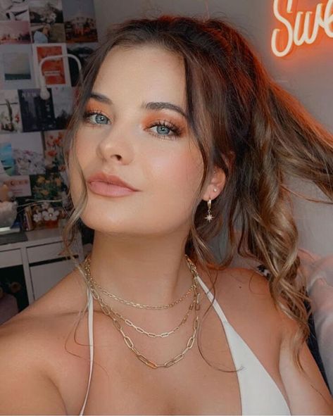 Brooke Hyland | Dance Moms Wiki | Fandom Brooke Hyland Dance Moms, Dance Competition Makeup, Dance Moms Brooke, Brooke And Paige Hyland, Chloe Smith, Nia Frazier, Brynn Rumfallo, Dance Moms Cast, Film Dance