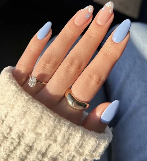 Almond Nails Light Blue, Baby Boy Nails, Blue Nail Design, Short Almond Shaped Nails, Baby Shower Nails, Nails Oval, Baby Blue Nails, Short Almond Nails, Pointed Nails