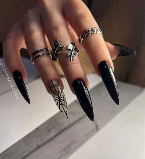 Raven Inspired Nails, Dark Nails Long, Black Pointy Nails, Nail Inspo Goth, Saw Nails, Alt Nails, Nails And Rings, Acrylic Nails Stiletto, Horror Nails