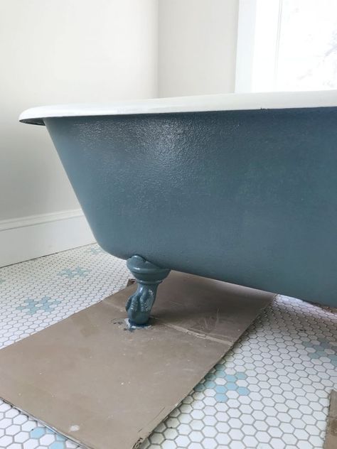 How To Refinish A Nasty, Old Clawfoot Tub Paint Clawfoot Tub, Diy Clawfoot Tub, Cast Iron Tub Refinish, Small Bathroom With Clawfoot Tub, Refinished Clawfoot Tub, Bathroom With Clawfoot Tub, Tub Paint, Clawfoot Tub Bathroom, Tub Refinishing