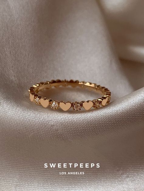 Mary Lou Hearts Ring – SP Inc. Cute Simple Rings Gold, Promise Rings For Her Simple Gold, Gold Rings Heart Design, Simple Western Rings, Lots Of Rings On Hand, Pretty Rings Gold, Cute Everyday Jewelry, Dainty Rings Gold, Pretty Jewellery Rings