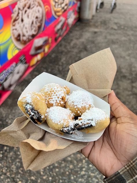 Fries Oreos, Diy Fried Oreos, Tal Bauer, How To Make Deep Fried Oreos, Fried Oreos Aesthetic, How To Deep Fry Oreos, Deep Fried Fair Food, Cooking Business, Fried Oreo