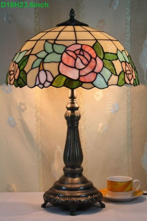 Pink Tiffany Lamp, Rose Tiffany, Tiffany Lamp Shade, Stained Glass Lamp Shades, Lampe Art Deco, Tiffany Style Table Lamps, Tiffany Style Lamp, Tiffany Lamp, Tiffany Table Lamps