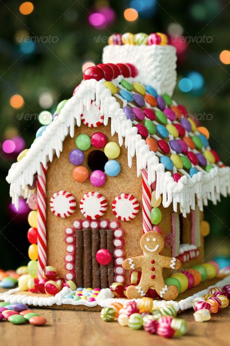 Jul Kaka, Homemade Gingerbread House, Gingerbread Unit, Gingerbread House Recipe, Gingerbread House Template, Ginger House, Gingerbread House Parties, Gingerbread House Designs, Gingerbread House Cookies