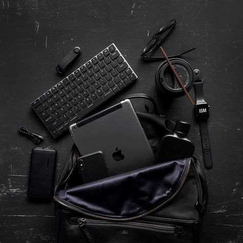 Everything Black, Apple Technology, Black Apple, Mat Black, Black Chair, Black Luxury, Black Everything, Every Day Carry, All Black Everything