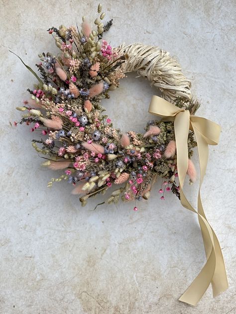 Dried Poppies, Dried Flowers Wreath, Pastel Wreath, Wreath Wall Art, Flowers Wreath, Natural Wreath, Window Decorations, Natural Flowers, Romantic Home Decor