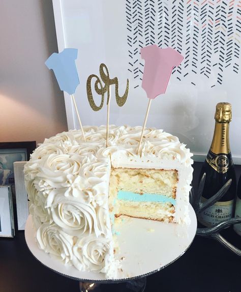 Gender Reveal Cake Diy Easy, Gender Reveal Cake Inside Ideas, Gender Cake Ideas Simple, Easy Gender Reveal Cake, Gender Reveal Cake Inside, Small Gender Reveal Cake, White Gender Reveal Cake, Neutral Gender Reveal Cake, Gender Reveal Torte