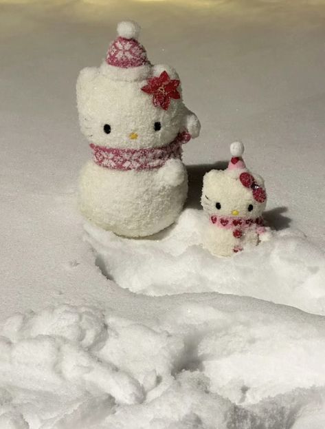 xhs Kitty1186 Hello Kitty Snowman, Snow Hello Kitty, Snowing Aesthetic, Sanrio Christmas, 헬로키티 배경화면, Aesthetic Snow, Snow Aesthetic, Cute Hello Kitty, Miss Kitty