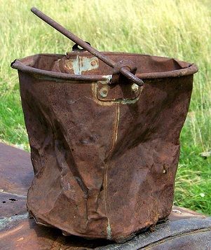 rusty bucket...I know I could do something fun with this. Rusty Junk, Rust Never Sleeps, Rust In Peace, Peeling Paint, Rusty Metal, Old Farm, Land Art, Art Moderne, Wabi Sabi