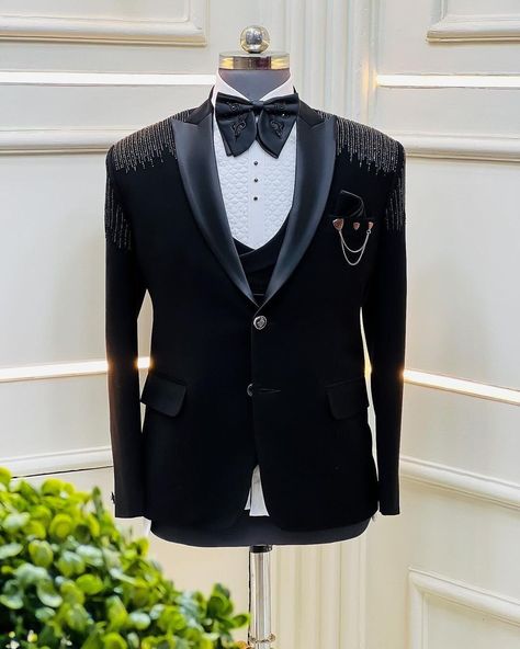 Black Suite, Suit For Men Wedding, Designer Tuxedo, Sherwani For Men Wedding, Classy Wear, Dance Event, Wedding Outfit Men, Dress Suits For Men, Beads Work