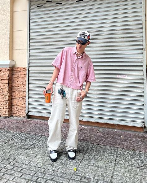 Men Cropped Shirt, Mens Cropped Shirt, Cropped Shirt Outfit Men, Shirt Outfit Men Aesthetic, Boxy Shirt Outfit Men, Cropped Shirt Men, Short Sleeve Button Down Outfit, Button Up Shirt Men Outfits, Work Shirt Outfit