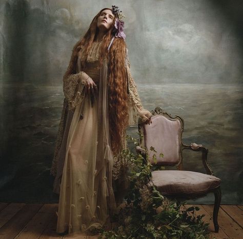 Florence And The Machine Photoshoot, Florence Welch King, Florence Welch Poster, Florence Welch Photoshoot, Florence Welch Outfits, Whimsigoth Photoshoot, King Florence And The Machine, Florence The Machine Aesthetic, Florence + The Machine