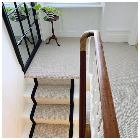 Rug Design Ideas, Stairs And Hallway Ideas, Landing Ideas, Entrance Hall Decor, Carpet Staircase, House Staircase, Hallway Inspiration, Home Hall Design, Wainscoting Panels