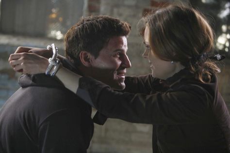 18 Favorite Episodes of Bones | Tell-Tale TV Brennan And Booth, Temperance Bones, John Francis Daley, Bones Booth, Booth Bones, Bones Series, Seeley Booth, Bones Tv Series, Booth And Brennan