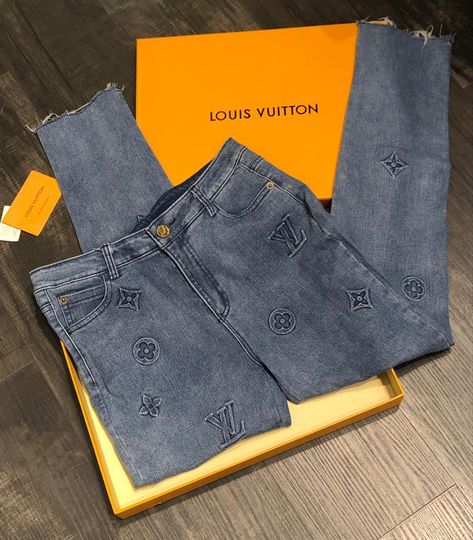 Louis Vuitton Pants, Luxurious Wardrobe, Nba Outfit, Rapper Outfits, Video Call With Boyfriend Screen Photo, Black Men Fashion Swag, Creative Photography Techniques, Girly Shoes, Cool Outfits For Men