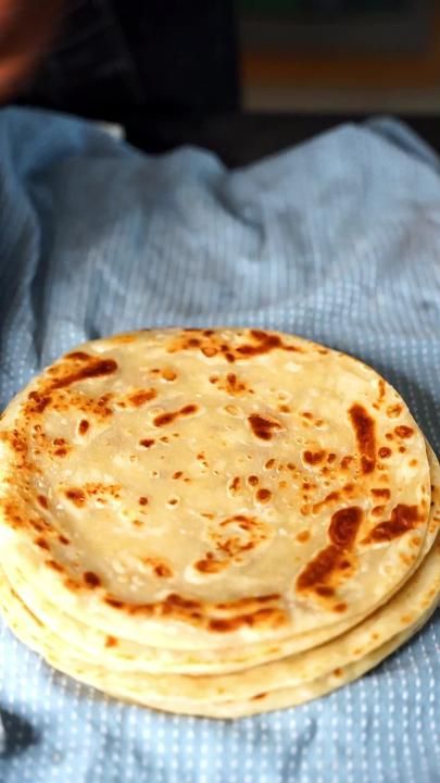 Soft Roti Recipe, Soft Chapati Recipe, Chapati Recipes, Roti Recipe, How To Make Dough, Bistro Food, Beef Curry, Tasty Recipes Videos, Chapati