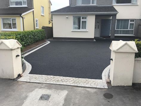 Tarmac Driveway, Front Driveway Ideas, Cement Driveway, Front Garden Ideas Driveway, Tarmac Driveways, Garden Ideas Driveway, Driveway Entrance Landscaping, Modern Driveway, Patio Paving