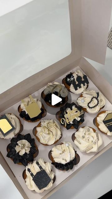 Umrah Mubarak Cupcakes, Umrah Mubarak Cake, Umrah Cake, Umrah Mubarak, Baking Business, Ramadan Mubarak, Ramadan Kareem, Ramadan, Cupcake