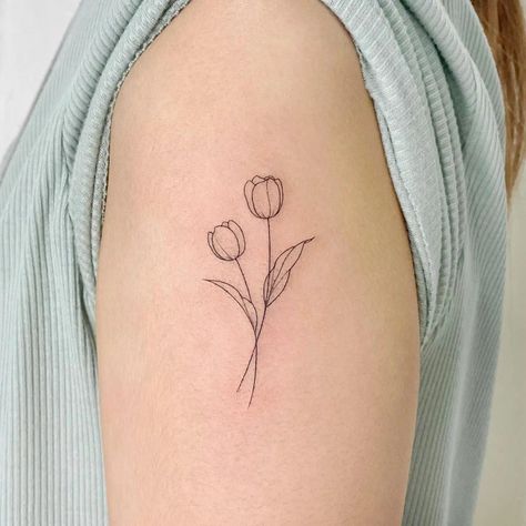 Tattoo Earthy, Tulip Tattoo Ideas, Tattoo Tulip, Cool Little Tattoos, Tattoos Words, Wrist Tattoos Words, Earthy Tattoos, Amsterdam Tattoo, Tulip Tattoo