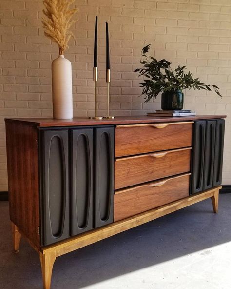 Mcm Sideboard Makeover, Refurbished Credenza, Mcm Furniture Flip, Mcm Furniture Makeover, Modernize Old Furniture, Credenza Makeover, Modern Furniture Makeover, Retro Furniture Makeover, Floating Nightstand Ideas