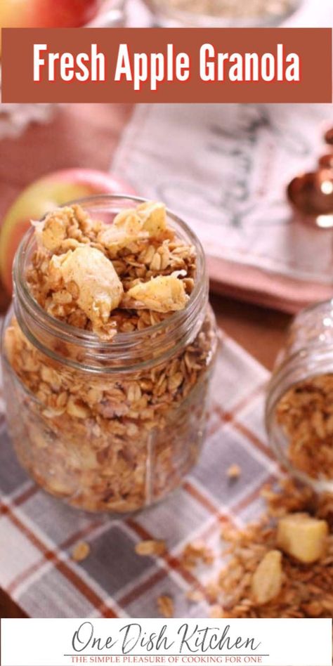 Fresh apple granola made with one apple! Perfectly spiced with touches of cinnamon, nutmeg, and cloves. Tastes just like apple pie! Apple Granola Recipe, Apple Granola, One Dish Kitchen, Cinnamon Granola, Recipe For 1, Homemade Apple, Cooking For One, Cooking For Two, Granola Recipes