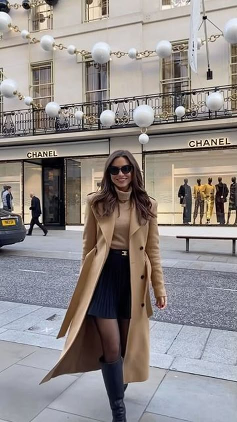 Business Woman Winter Outfit, What To Wear In Paris In January, Winter Fashion Outfits Classy Chic, Fall Fancy Outfits, Classy Outfits For Women Winter, Stylish Winter Outfits For Women Classy, Winter Honeymoon Outfits, Fancy Winter Outfits Classy, Winter Ideas Outfits