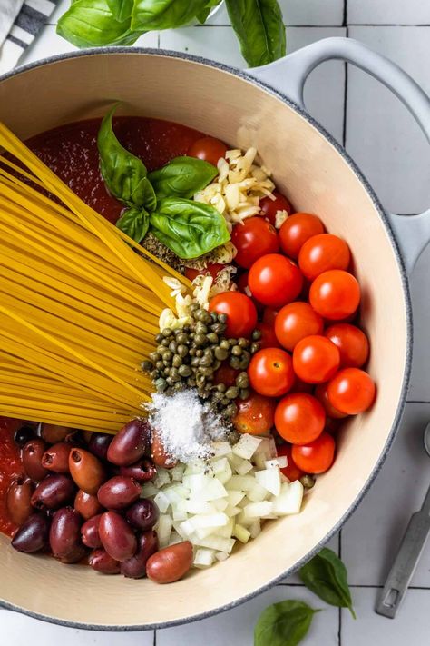 One Pot Pasta Puttanesca (SO EASY!) - The Pasta Twins Green Olive Pasta, Greek Spaghetti, Anchovy Paste, Fresh Tomato Pasta, Puttanesca Sauce, Cajun Chicken Alfredo, Chicken Fajita Pasta, Pasta Puttanesca, Chicken Parmesan Pasta