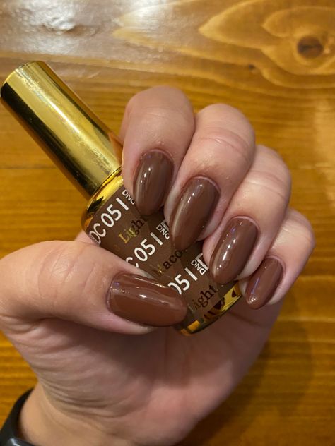 Dnd Light Macore, Dnd Walnut Brown, Dnd Brown Gel Polish Colors, Dnd Brown Gel Polish, Monthly Nails, Brown Gel Polish, Dream Spa, Essie Nail Polish Colors, Minimal Nails Art