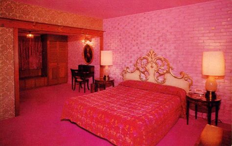 Pink Dining Rooms, 80s House, Madonna Inn, Fantasy Bedroom, Retro Interior Design, The Madonna, Pink Bedrooms, Retro Interior, Bedroom Posters