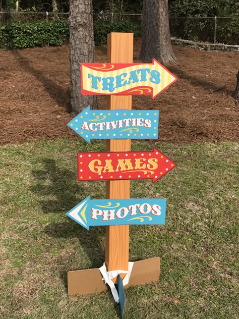 Fun Fair Activities, Sports Week Decoration Ideas, Sports Gala Decoration Ideas, Carnival Booth Ideas, Booth Activities, Circus Gala, School Carnival Games, Stall Decorations, Carnival Booths