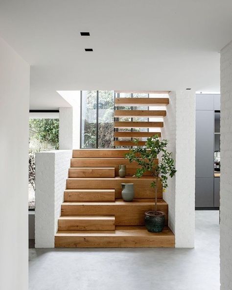 Interior Design Per La Casa, Home Stairs Design, Home Inspo, House Stairs, Staircase Design, Home Design Decor, Stairs Design, Dream House Decor, Design Layout