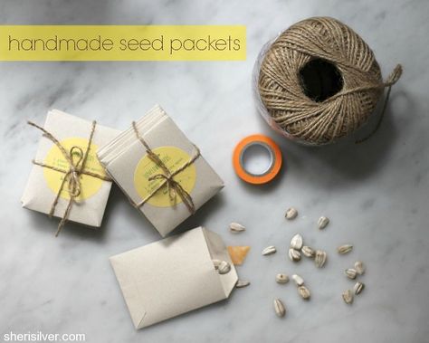 handmade seed packets Diy Seed Packets, Eco Friendly Wedding Favors, Tea Wedding Favors, Favour Jars, Handmade Wedding Favours, Seed Packaging, Favors Diy, Cadeau Diy, Tea Packaging