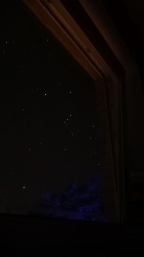 Stars Sky Photography, Sky Night Aesthetic, Night Sky Photography Stars, Night Aesthetic Wallpaper, Night Sky Full Of Stars, Winter Night Sky, Night Sky Aesthetic, Night Window, Night Stars