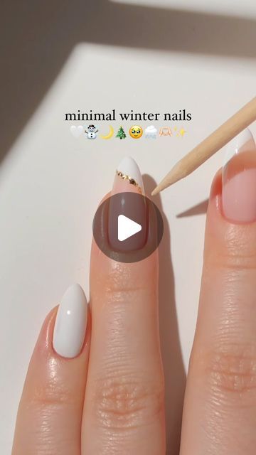 Paula 💅🏻🌙💗 on Instagram: "minimal winter nails! 🤍🌙🎄❄️
an easy & minimalistic nail design that’s perfect for the winter season! (so perfect that i actually did both of my hands this time! ✨) <3
— using:
• @melodysusienails 
white hema-free gel polish “White” 🤍
jelly pink gel polish “Nude” 🫶🏻
glossy gel top coat
(use my code paular12 for 12% off! 💸)
#minimalnails #winternails #prettynails #classynails #easynailart #nailarttutorial #nailinspo #naildesign #diynails #jewelivergel #reels" Minimal Winter Nails, Pink Gel Polish, Pink Gel, Minimal Nails, Gel Top Coat, Classy Nails, Nail Art Tutorial, Easy Nail Art, Winter Nails