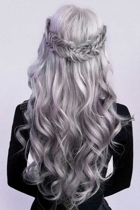 Insanely Hot Silver Hair Looks Picture 2 Dye Hairstyles, Goth Hairstyles, Colored Hairstyles, Long Silver Hair, Yennefer Of Vengerberg, Silver Hair Color, Silver Grey Hair, Makati, Grey Hair