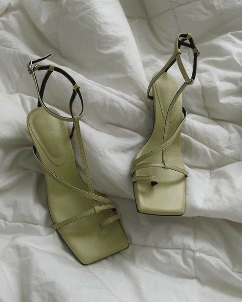 #heels #heelsaddict Mint Green Aesthetic, Dr Shoes, Fotografi Vintage, Fancy Shoes, Shoe Inspo, Aesthetic Shoes, Mode Inspo, Pretty Shoes, Dream Shoes