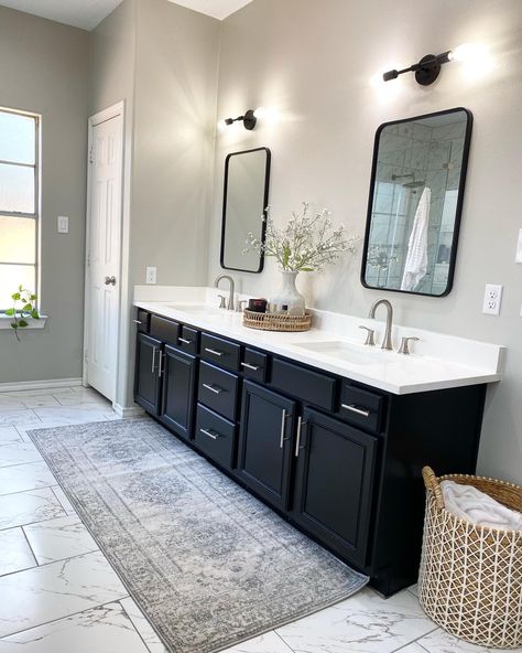 Tricorn Black || Sherwin Williams 
Repose Grey || Sherwin Williams American Style Home, Bathroom Dream, Black Cabinets Bathroom, Black Vanity Bathroom, Dark Bathrooms, Floor Bathroom, Bathroom Redesign, Small Bathroom Makeover, Black Vanity