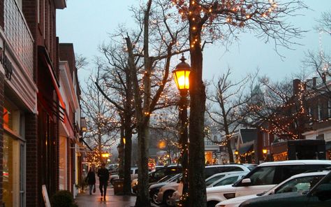 Christmas in New Canaan, CT Elm Street  Lovely Things Blog Nantucket Christmas, Nantucket Hotels, Snowy Street, New England Christmas, Nantucket Island, Small Town Life, Christmas Town, Christmas Scenes, Nantucket