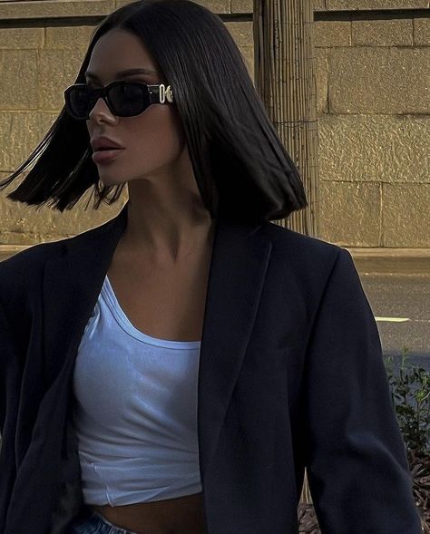 Uni Fashion, Autumn Fits, Haircuts For Medium Hair, Stylish Glasses, Business Hairstyles, Classy Aesthetic, Instagram Photo Inspiration, Kendall Jenner Style, Clothes Dress