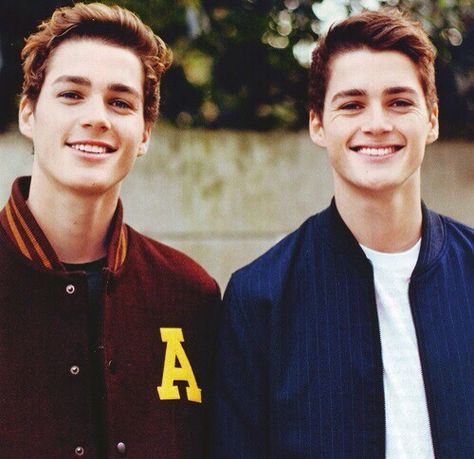 Jack and Finn Harries...good looking doesnt even cut it -nina brittany- Jack And Finn, Scorpius And Rose, Finn Harries, Tanya Burr, Jack Harries, Jack Finn, Joe Sugg, Shane Dawson, Troye Sivan