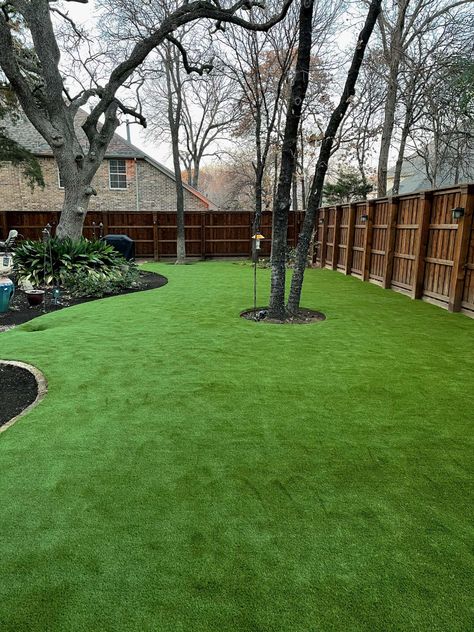 Turf In Backyard, Artificial Turf Backyard, Diy Artificial Turf, Artificial Turf Installation, Artificial Turf Landscaping, Artificial Grass Backyard, Turf Backyard, Best Artificial Grass, Installing Artificial Turf