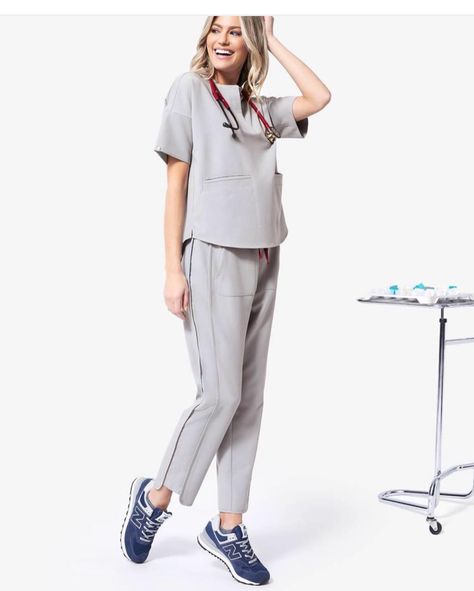 Physiotherapist Outfit, Nurse Uniform Modern, Nurses Uniform Modern, Beauty Therapist Uniform, Dentist Uniform, Medical Scrubs Fashion, Housekeeping Uniform, Stylish Scrubs, Healthcare Uniforms