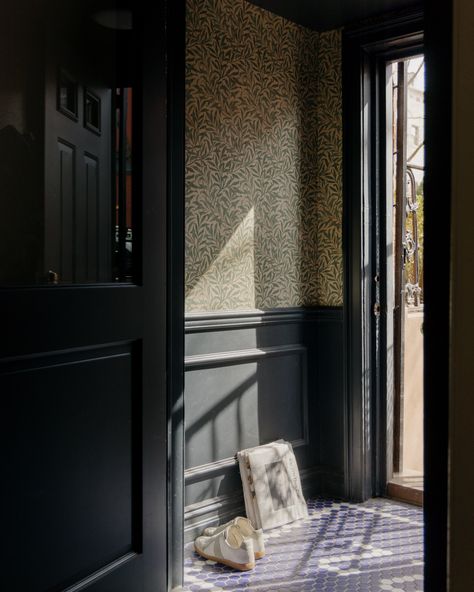 Wainscoting With Wallpaper, Moody Entryway, Blue Interior Doors, Scandinavian Chandelier, Wainscoting Ideas, Installing Wainscoting, Brooklyn Townhouse, Emily Henderson Design, Oval Room Blue