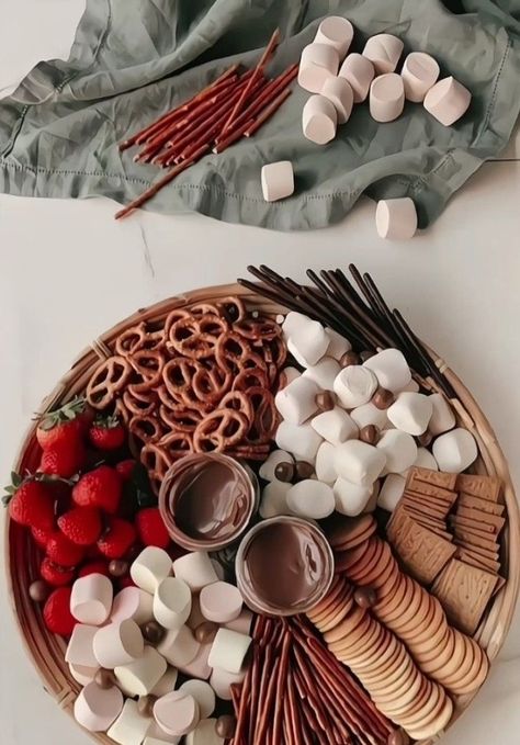 Sugar Wafers, Desert Board, Stick Cookies, Strawberries Chocolate Covered, Sommer Mad, Strawberries Chocolate, Cookies Sugar, Snack Platter, Party Food Buffet