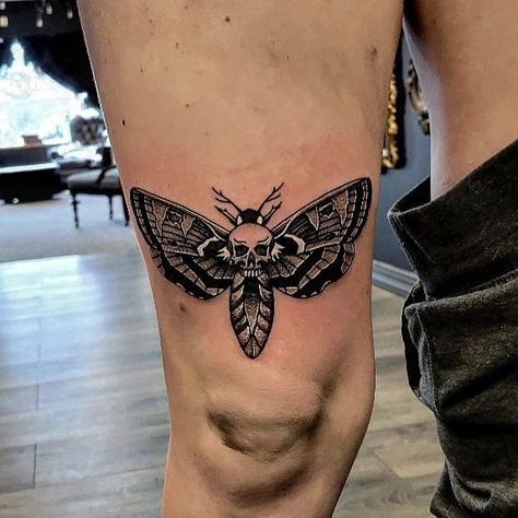 Moth Above Knee Tattoo, Knee Tattoo Design, Moth Tattoo Meaning, Tattoo With Meaning, Above Knee Tattoo, Moth Tattoo Design, Wrap Tattoo, Moth Tattoo, Dragonfly Tattoo